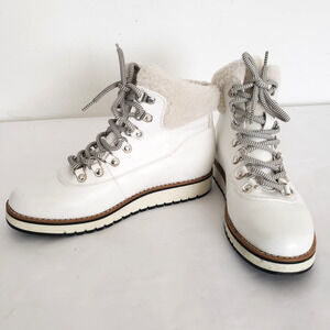 White Mountain Women SIZE 7M White Lace Up Fur Trim Boots Scotchgard W29455 Cozy